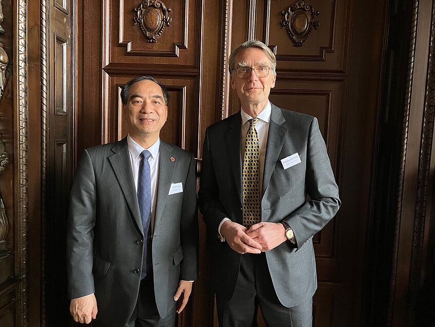 President Qihuang Gong with Rector Sebastian Schütze